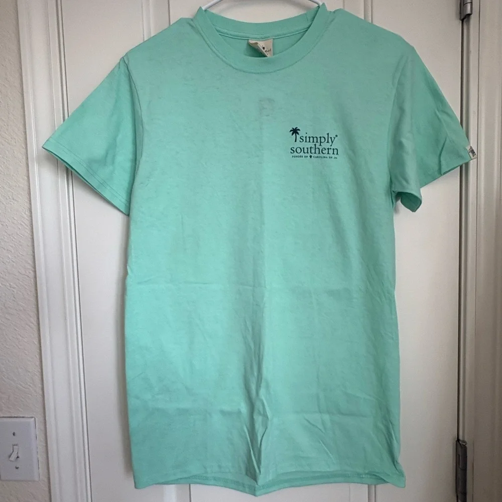 Simply Southern Women’s NWT Aqua Graphic Tshirt - Size S - Picture 1 of 5